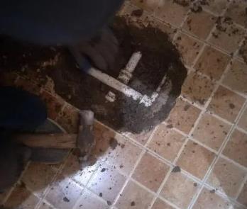 鞍山卫生间漏水维修公司为您分享下卫生间渗水如何处理及注意事项