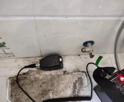 鞍山屋顶漏水维修公司分享下卫生间漏水的危害及解决方法